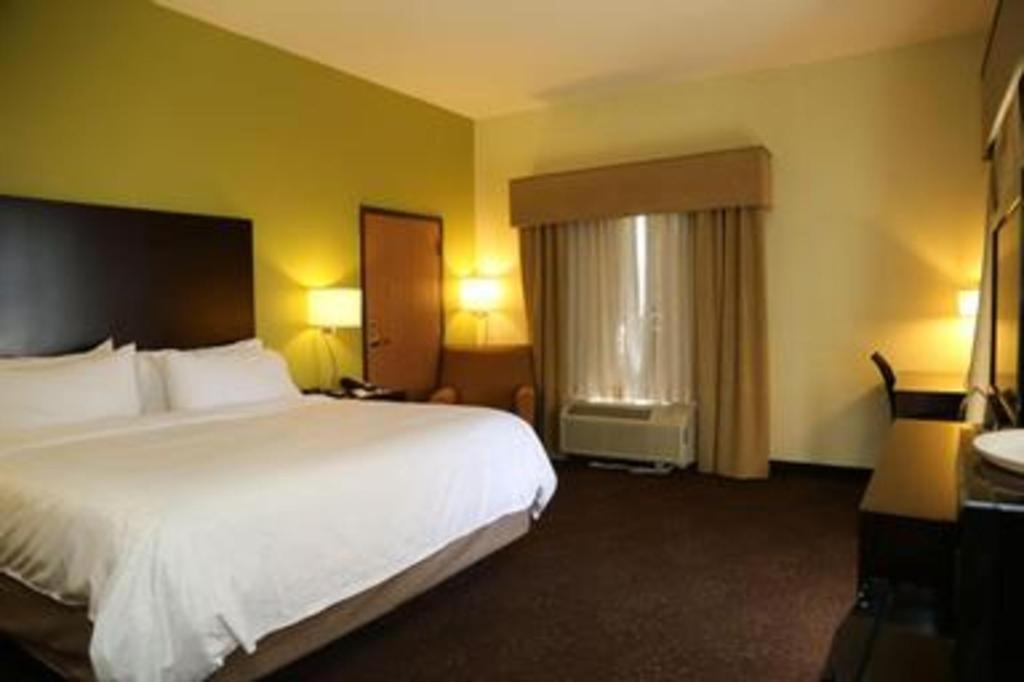 Holiday Inn Express Hotel & Suites Cleveland - Ms By Ihg Exterior photo